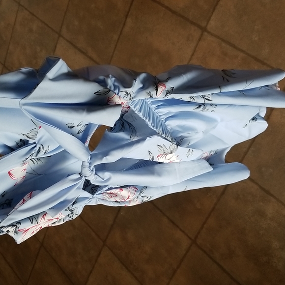 V Neck jumpsuit - Picture 4 of 4